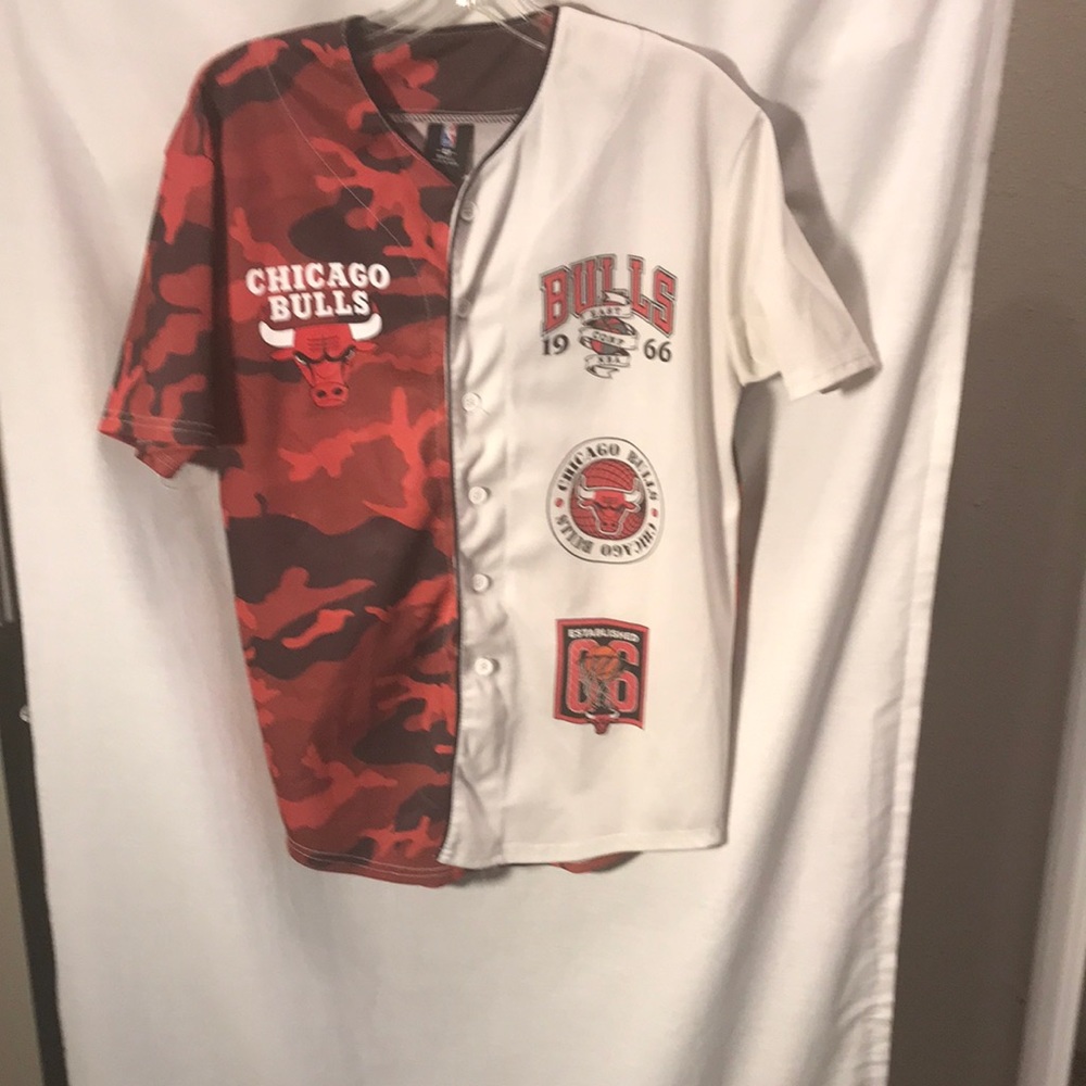 Chicago Bulls 1966 mens size S red/white jersey